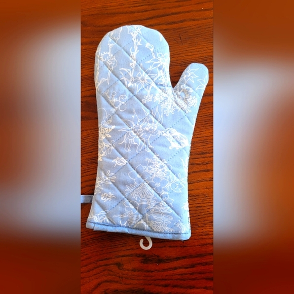 May Gibbs by Ecology Oven Glove Flower Babies - Picture 5 of 5